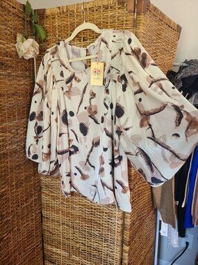 NWT Entro Puffy Balloon Sleeve Blouse M Ivory Brown Black Satin Bohemian $59.95